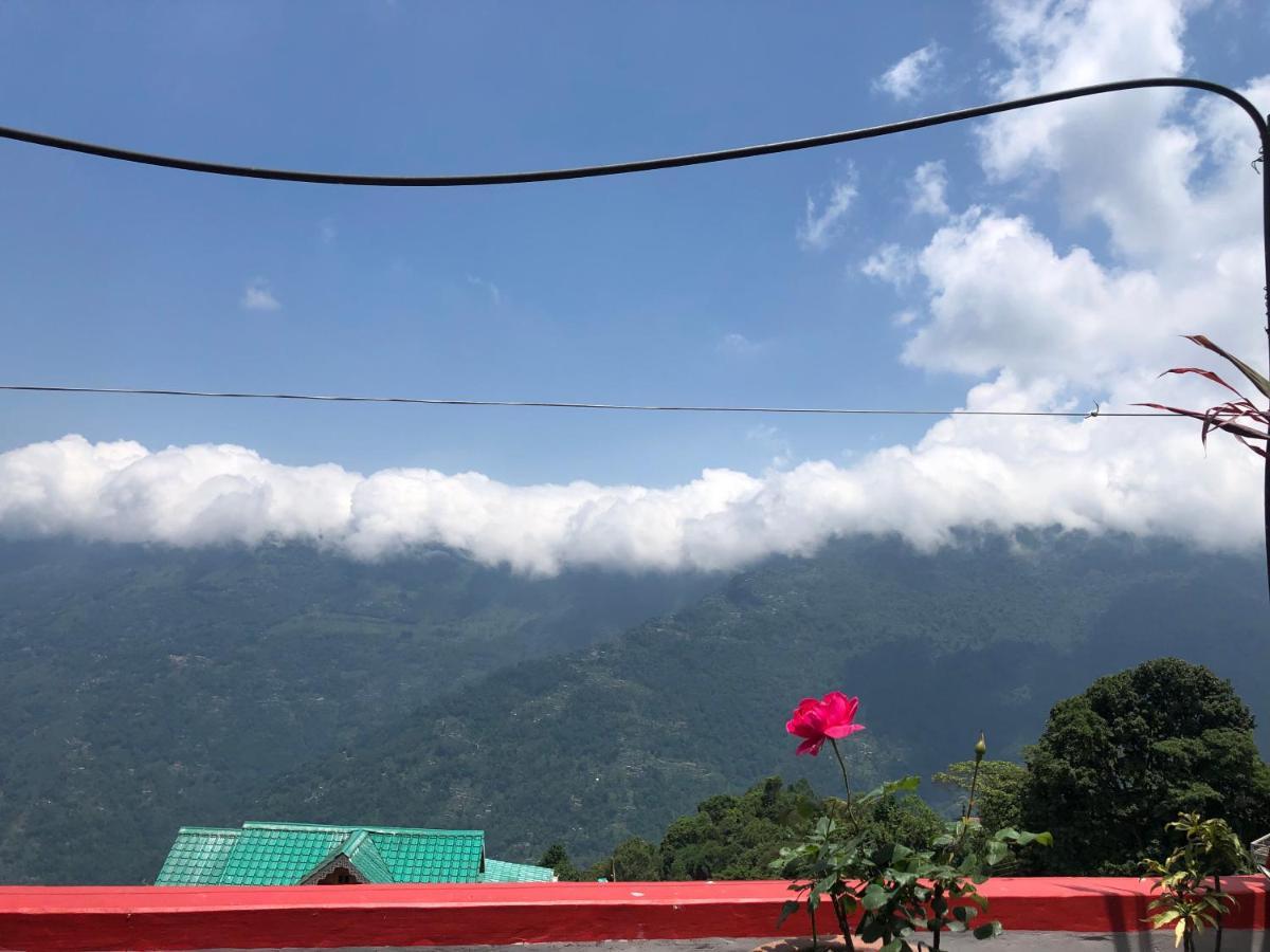 Raibas Homestay Darjeeling  Bagian luar foto